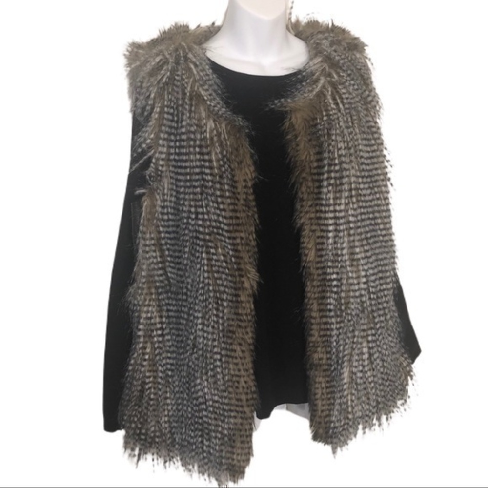 Mob Wife Sequin Hearts Faux Fur Vest